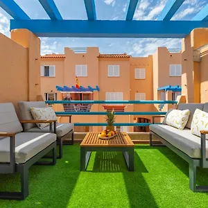 Beachfront, Pool, Terrace, Garage & Fibre Internet Apartamento